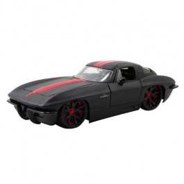 1963 Corvette Stingray 1:24 Scale Diecast 